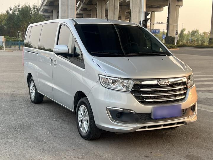 Refine M3 2023 PLUS 1.8L 9-Seater Comfort photo 3