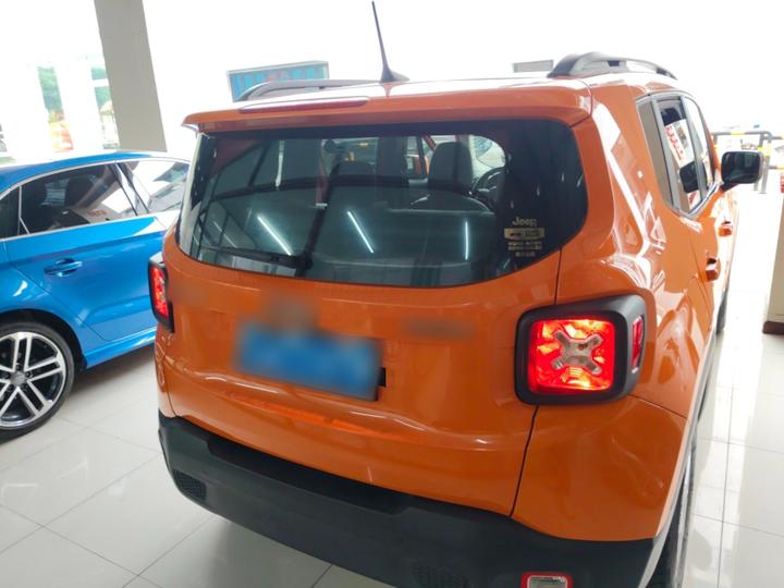 Renegade 2019 220T AT Leading photo 3