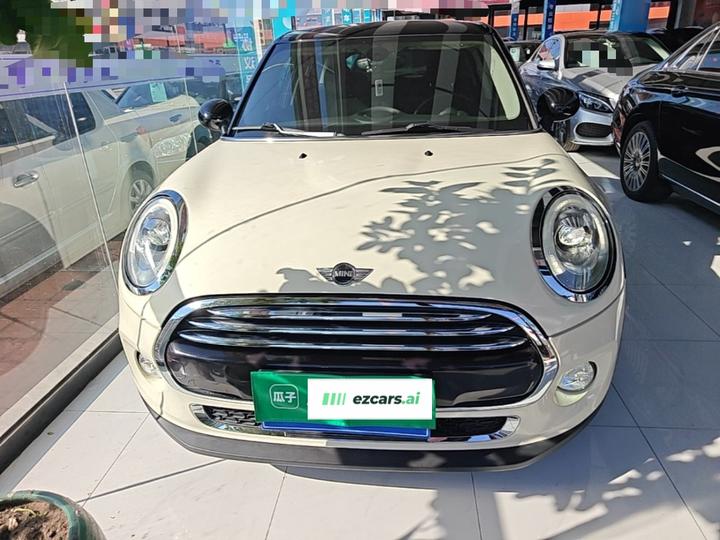 2016 1.5T COOPER 5-Door photo 2