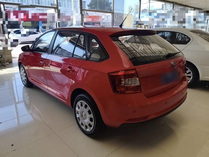 Rapid Spaceback 2016 Facelift 1.4L MT photo 4