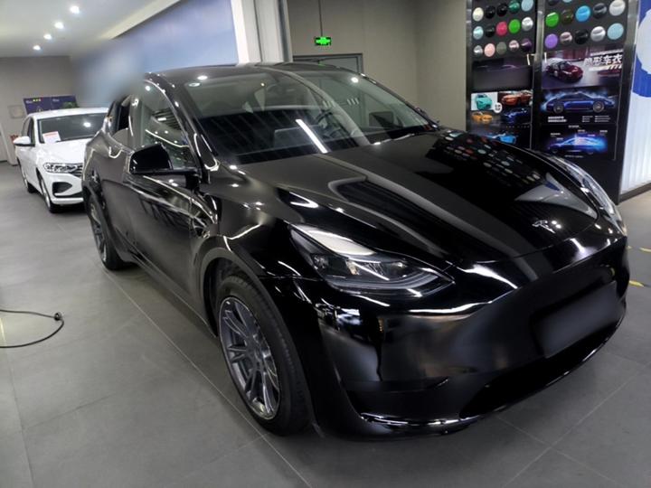 Model Y 2024 RWD photo 3