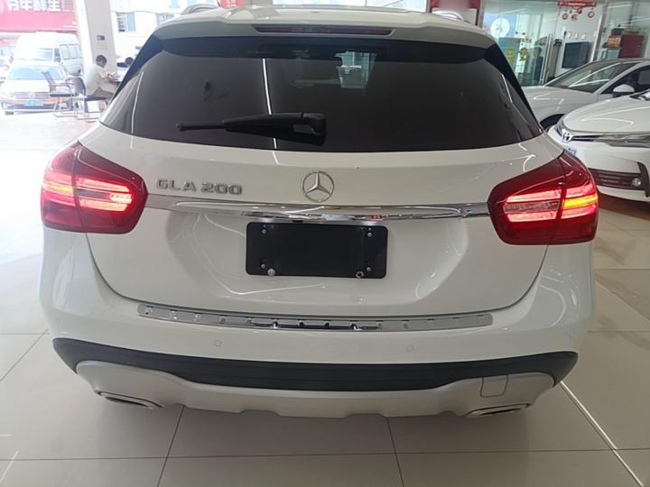 GLA 2017 GLA 200 Dynamic photo 3