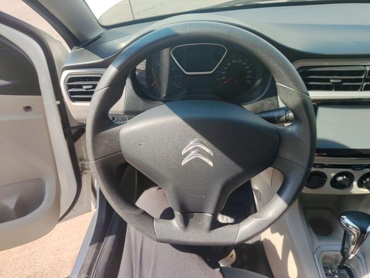 2014 1.6L AT Comfort photo 2