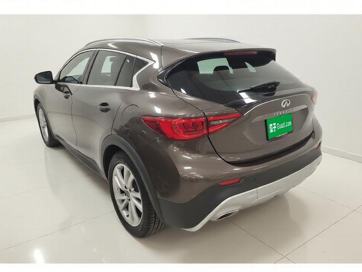 QX30 2017 1.6T RWD Fashion photo 4