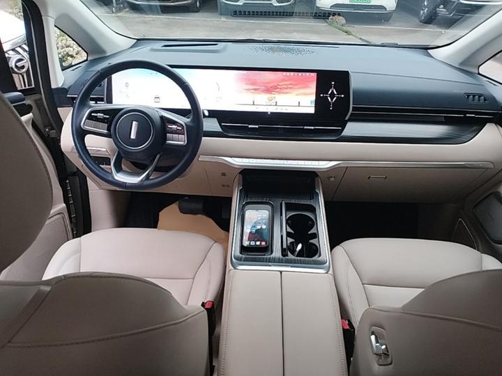 2023 AWD Flagship photo 5