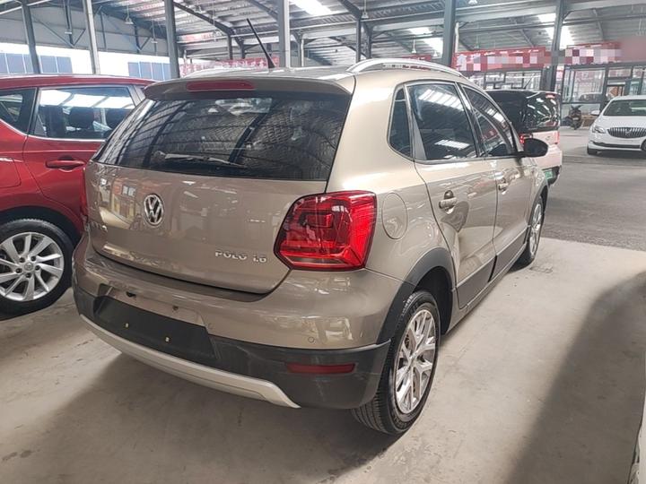 2014 1.6L Cross Polo AT photo 4