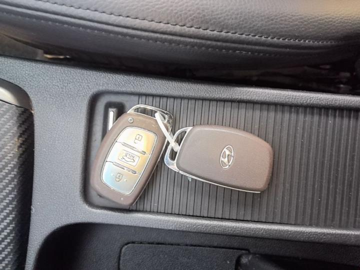 Elantra 2016 1.6L AT Premium photo 8