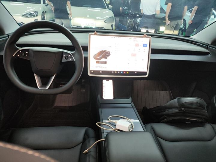 Model 3 2025 RWD photo 5