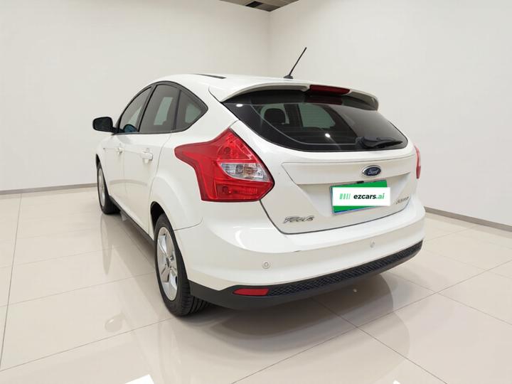 Focus 2012 Hatchback 1.6L AT photo 4