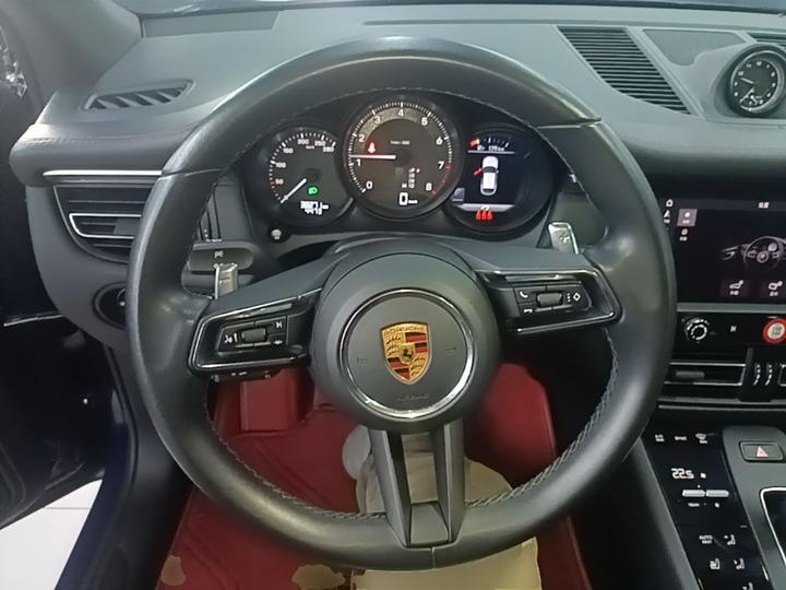 2022 Macan 2.0T photo 2