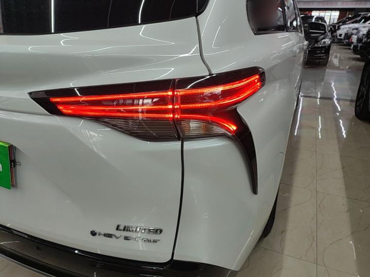 Sienna 2024 2.5L Hybrid AWD Premium photo 7