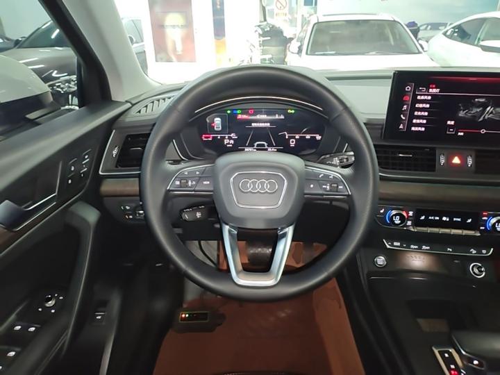 Q5L 2023 40T Luxury photo 6