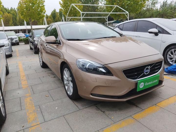 V40 2015 1.6T photo 3