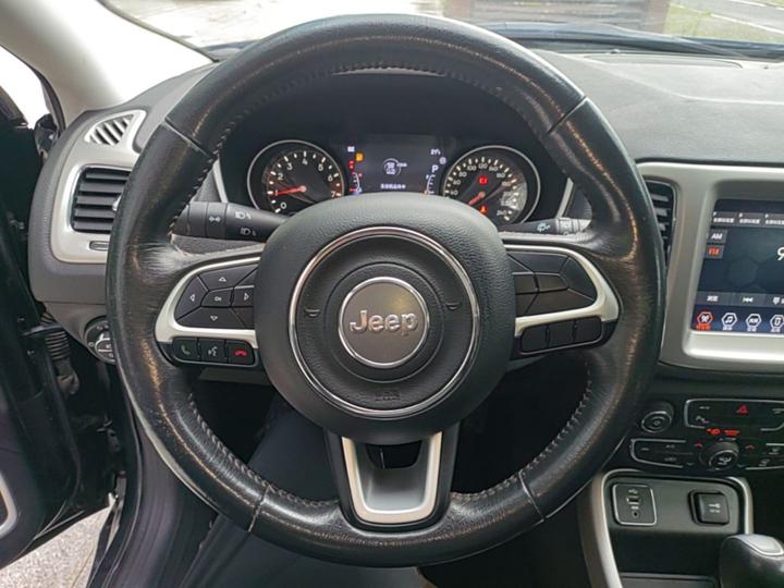 Compass 2019 200T AT photo 2