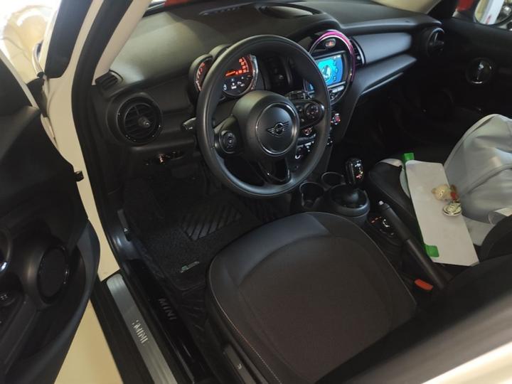 2020 1.5T ONE 5-Door photo 5