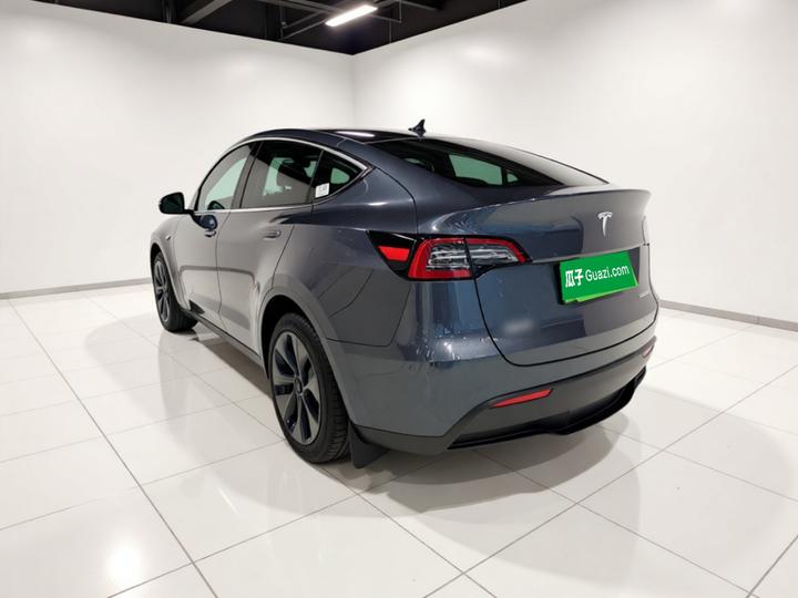Model Y 2024 RWD photo 4