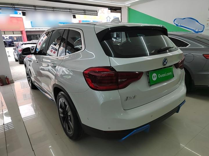 iX3 2021 Facelift Leading photo 4
