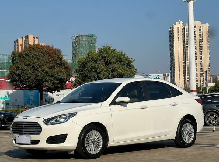 Escort 2017 Facelift 1.5L AT Comfort
