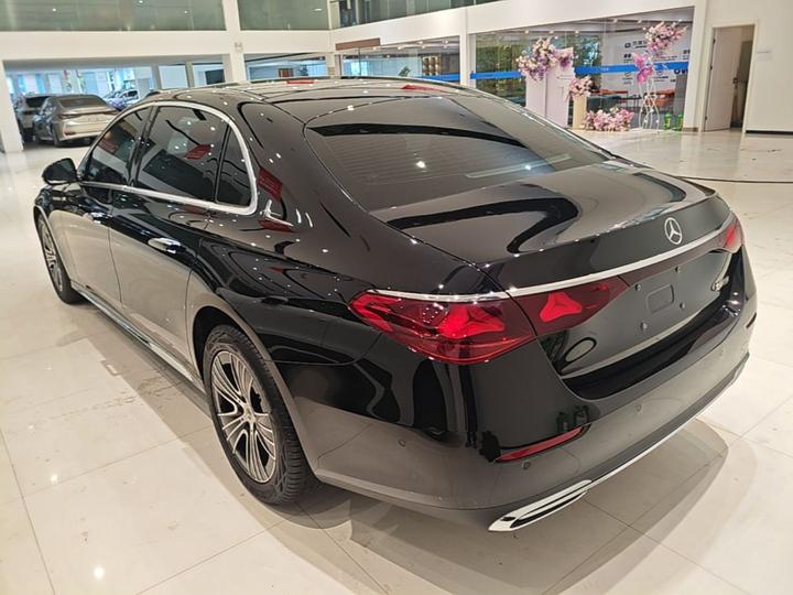 E-Class 2025 Facelift E 260 L photo 4
