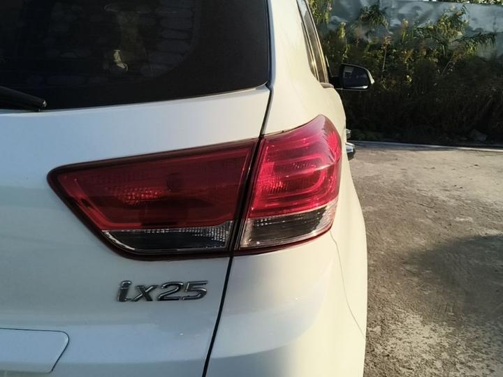 ix25 2017 1.6L AT Smart photo 7