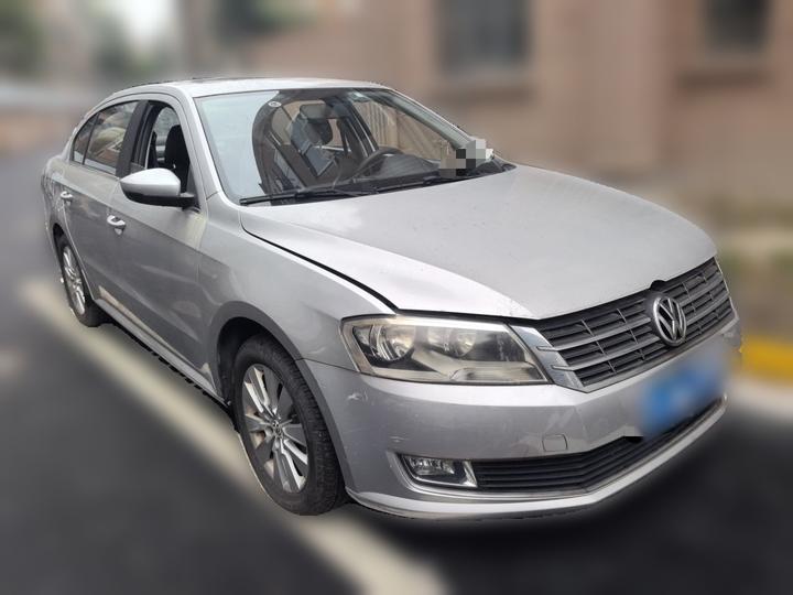 Lavida 2013 Facelift Classic 1.6L MT Comfort photo 3