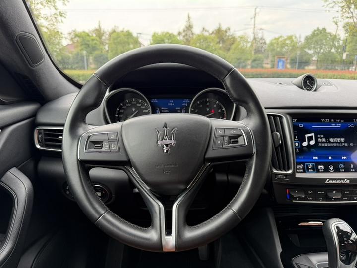 Levante 2018 3.0T Classic photo 2