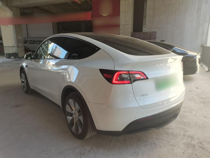 Model Y 2022 Facelift RWD photo 4