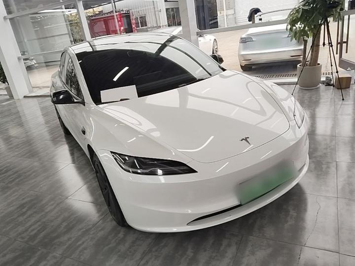 Model 3 2023 RWD photo 3