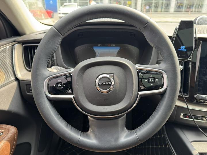 XC60 2019 T5 AWD Luxury China VI photo 3