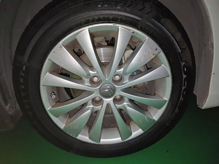2013 Sedan 1.6L AT photo 8