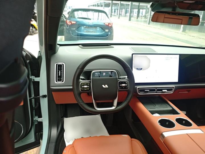 Li Auto L6 2025 Max Smart Refresh Edition photo 2