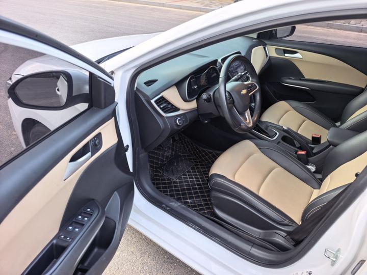 Cruze 2022 320 AT photo 7
