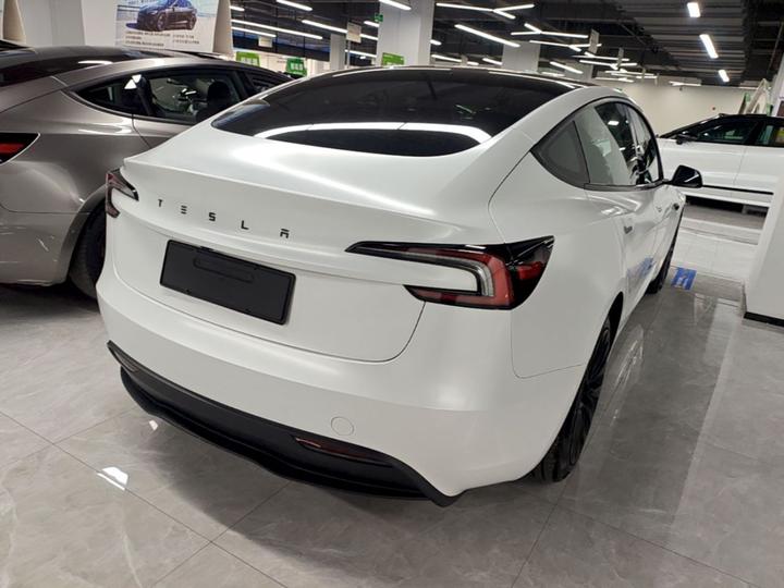 Model 3 2023 RWD photo 6