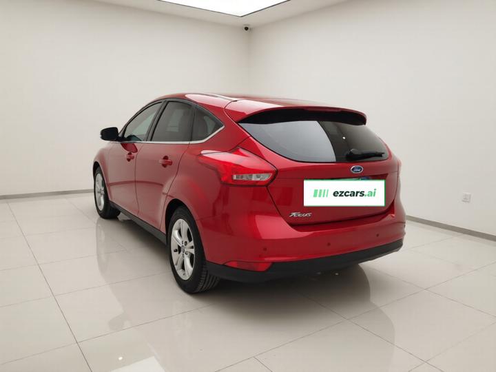 Focus 2015 Hatchback 1.6L AT Comfort photo 4