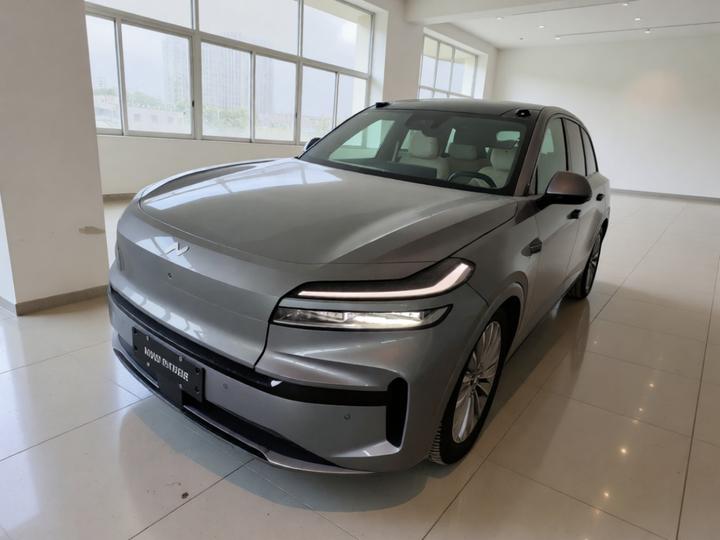 L90 2025 Ultra 6-Seater 60