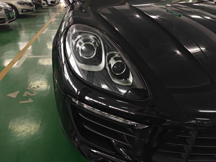 2017 Macan 2.0T photo 8