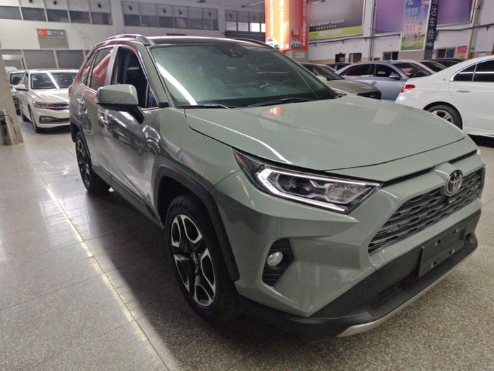 RAV4 2020 2.0L CVT AWD Premium photo 3