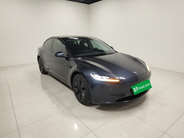 Model 3 2023 RWD photo 3