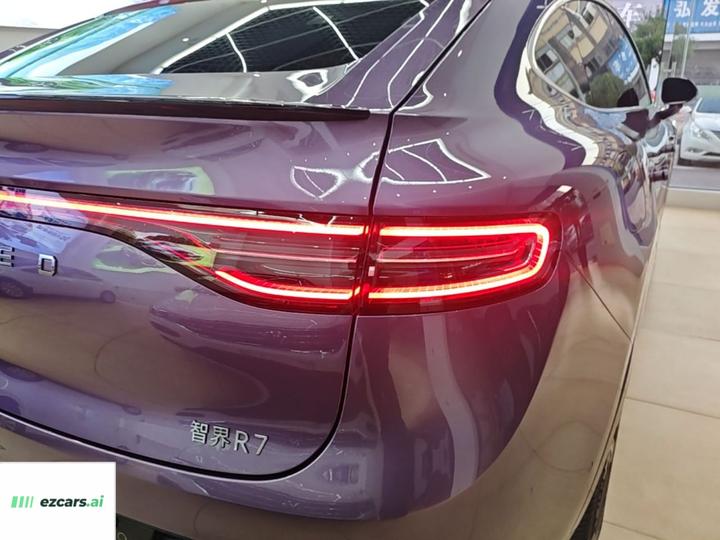 HIMA Luxeed R7 2025 EREV 251km Max photo 7