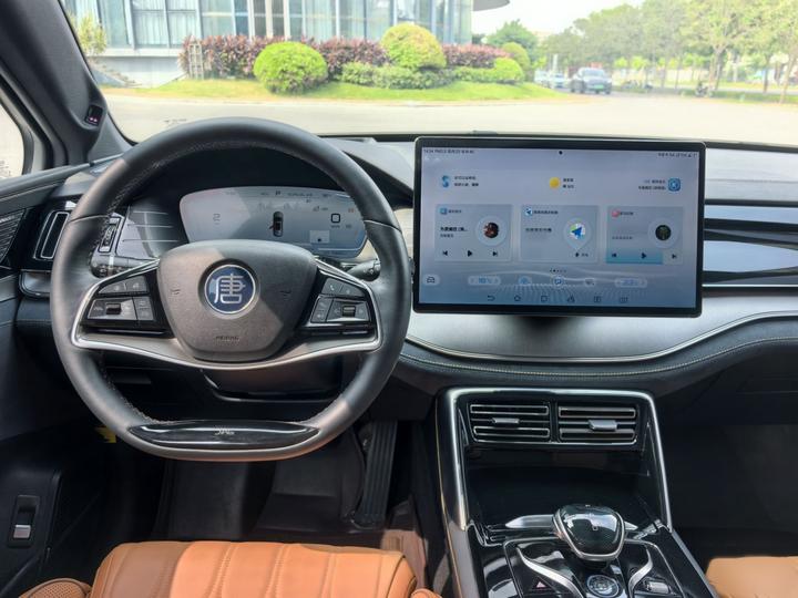 Tang EV 2022 DM-p 215KM AWD Flagship photo 5