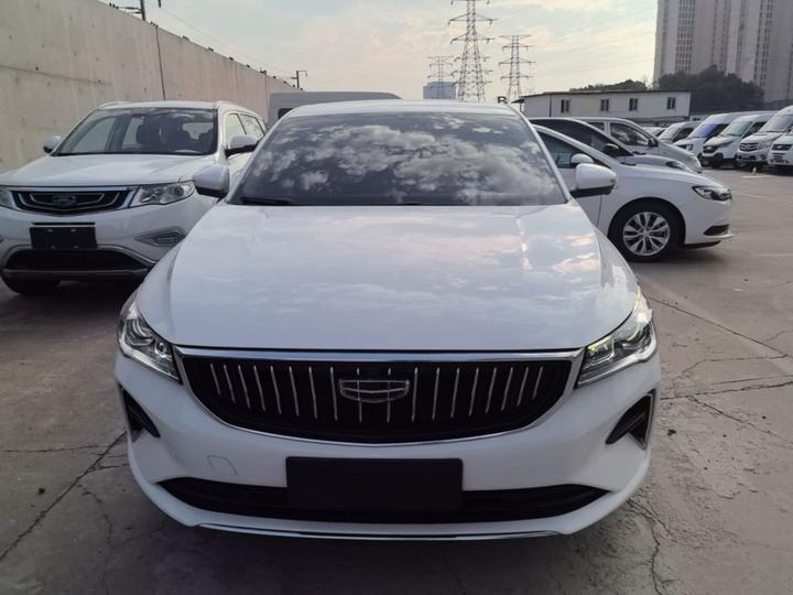 Emgrand 2022 4 1.5L CVT Flagship photo 2