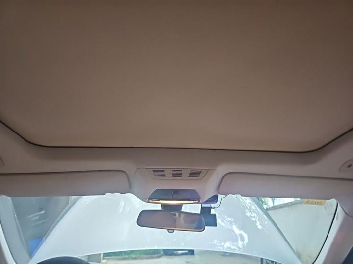 7 Series 2013 730Li Leading photo 8