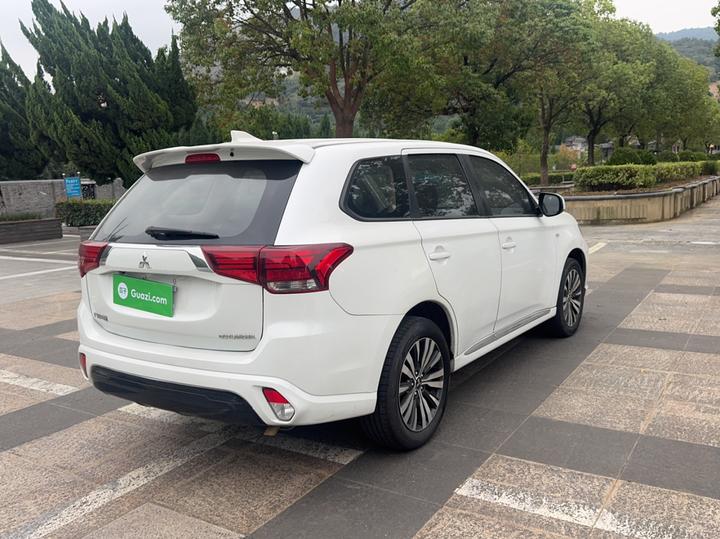 Outlander 2021 2.0L RWD Cruise 5-Seater photo 4