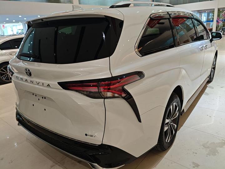 Granvia 2024 2.5L Hybrid Luxury photo 4