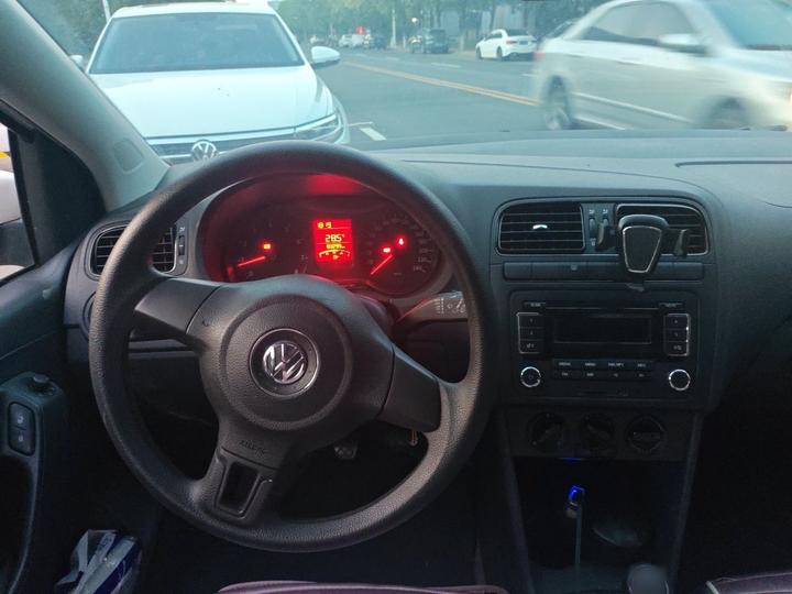 Polo 2013 1.4L MT photo 3