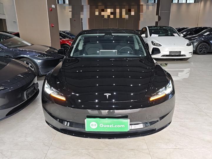 Model 3 2023 RWD photo 2