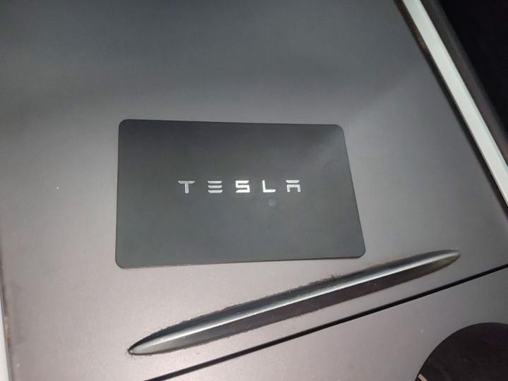 Model Y 2023 RWD photo 8