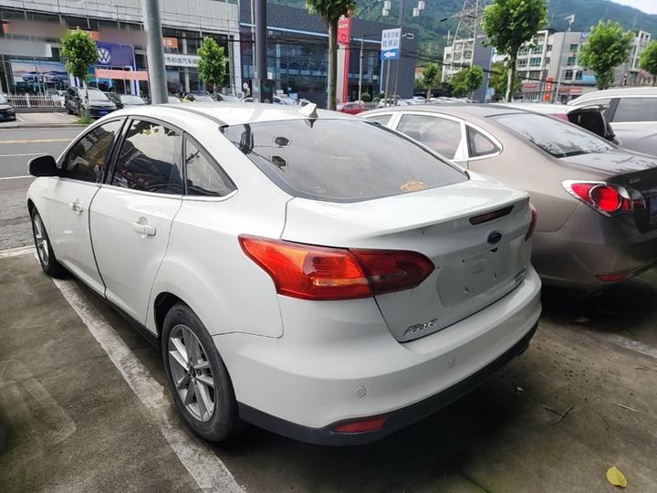 Focus 2017 Sedan EcoBoost 180 AT Elite photo 4
