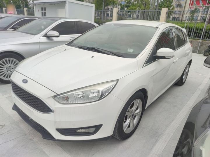 Focus 2015 Hatchback 1.6L AT Comfort