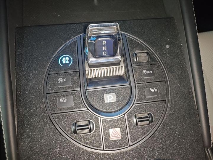 Seal 06 EV 2024 DM-i 80KM Premium photo 6